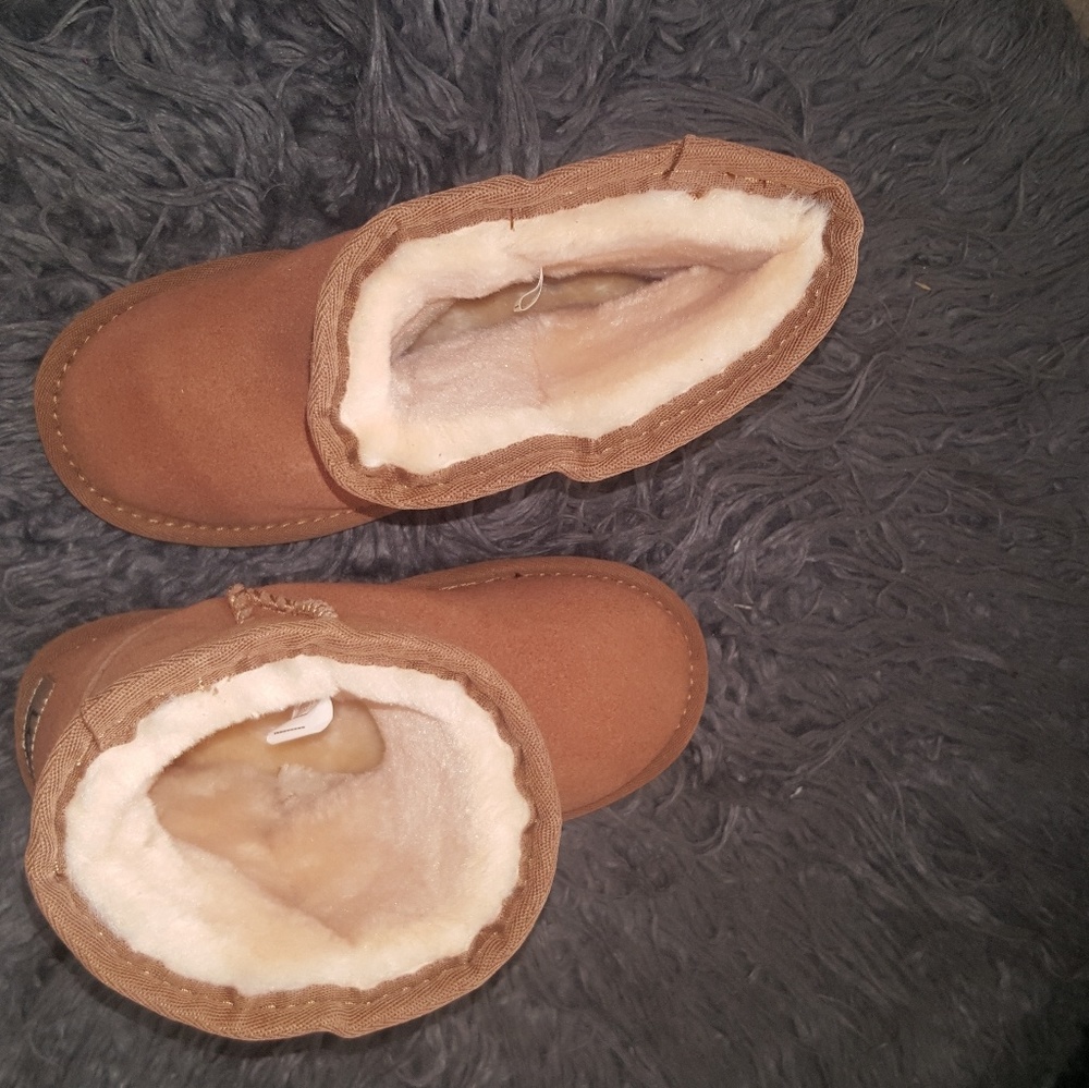 UGGS